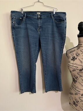 Women’s Levi’s Boyfriend Blue Jeans Plus Size 24 Extra Short / Cropped
